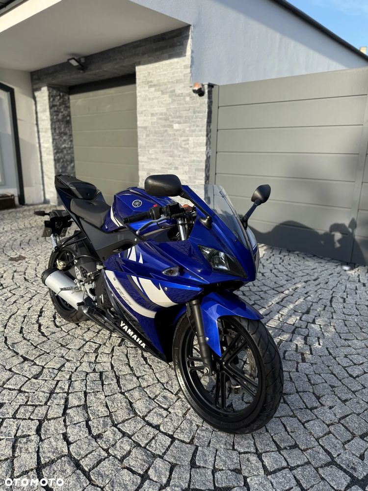 Yamaha YZF - 1