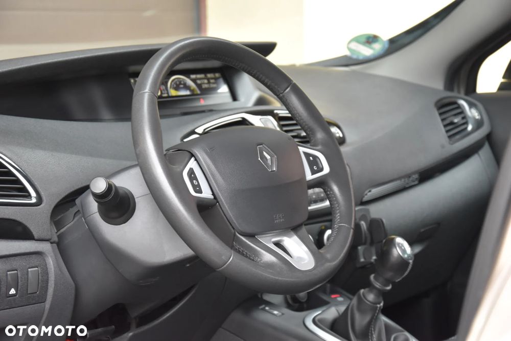 Renault Scenic 1.6 16V 110 Dynamique - 24
