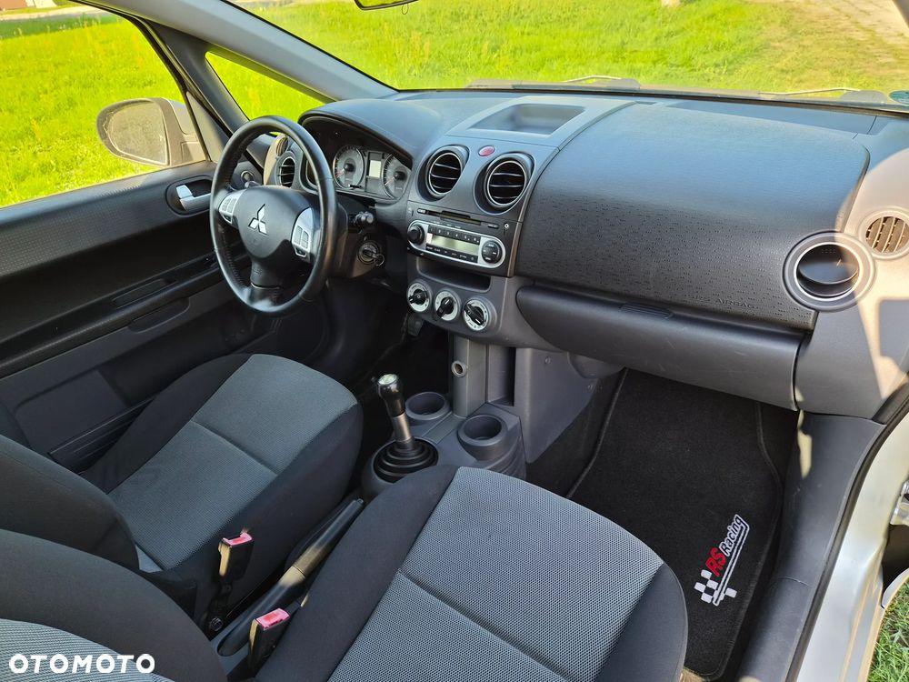 Mitsubishi Colt - 28
