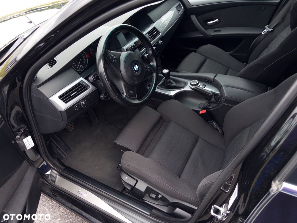 BMW Seria 5 520d Touring - 10