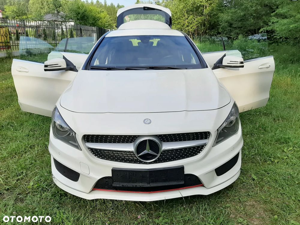 Mercedes-Benz CLA Shooting Brake 180 AMG Line - 12