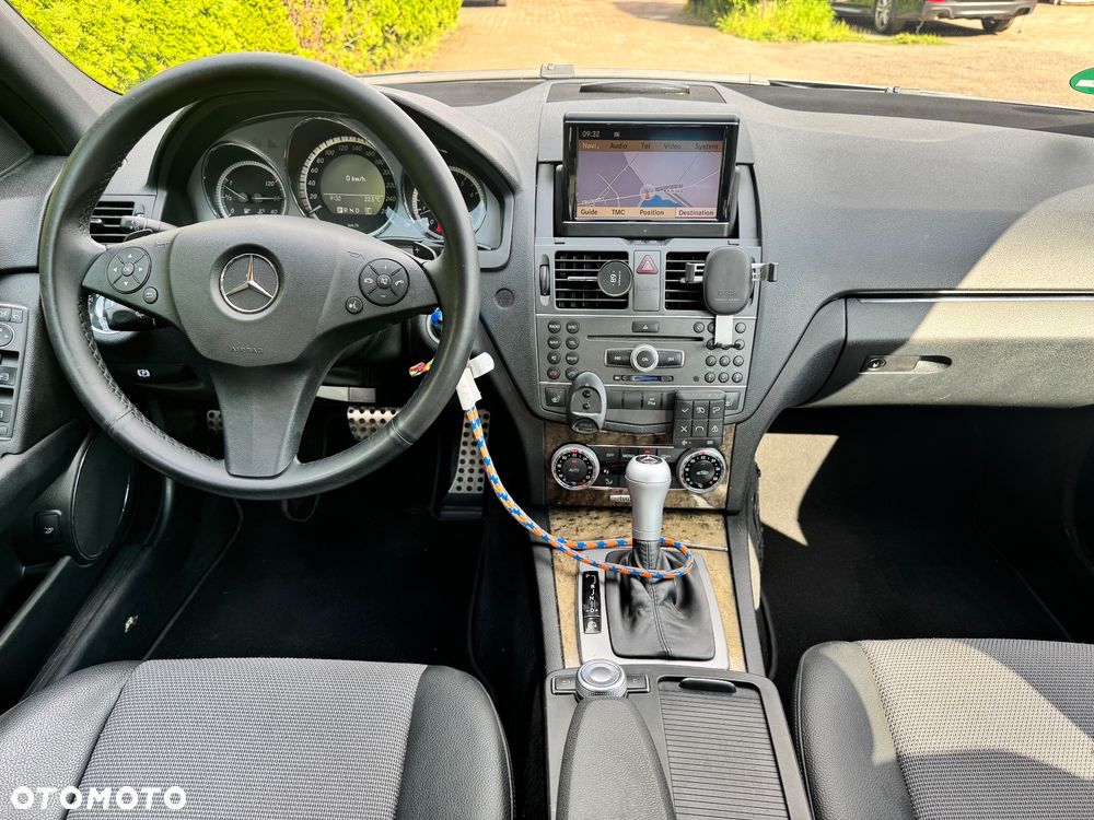 Mercedes-Benz Klasa C 250 CGI BlueEff Elegance - 12