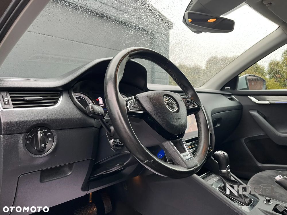 Skoda Octavia Scout 2.0 TDI 4x4 DSG - 13