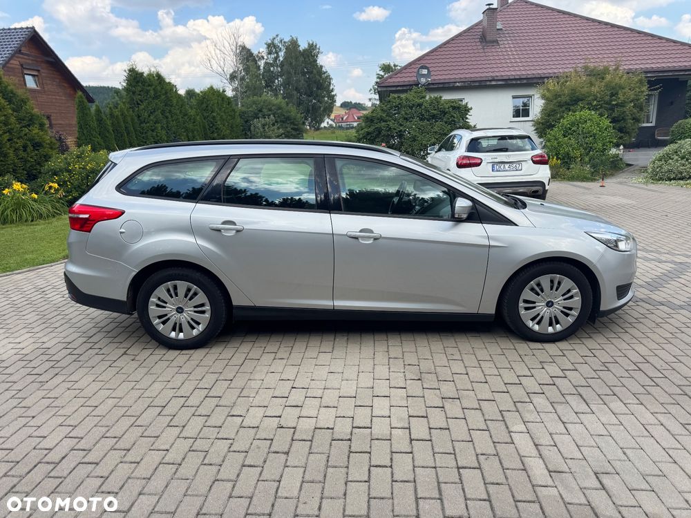 Ford Focus 1.0 EcoBoost Titanium - 25