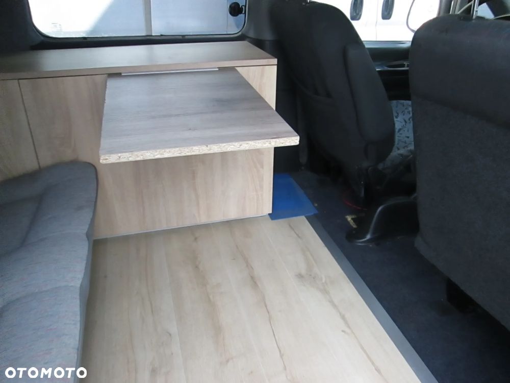 Hyundai H-1 - 18