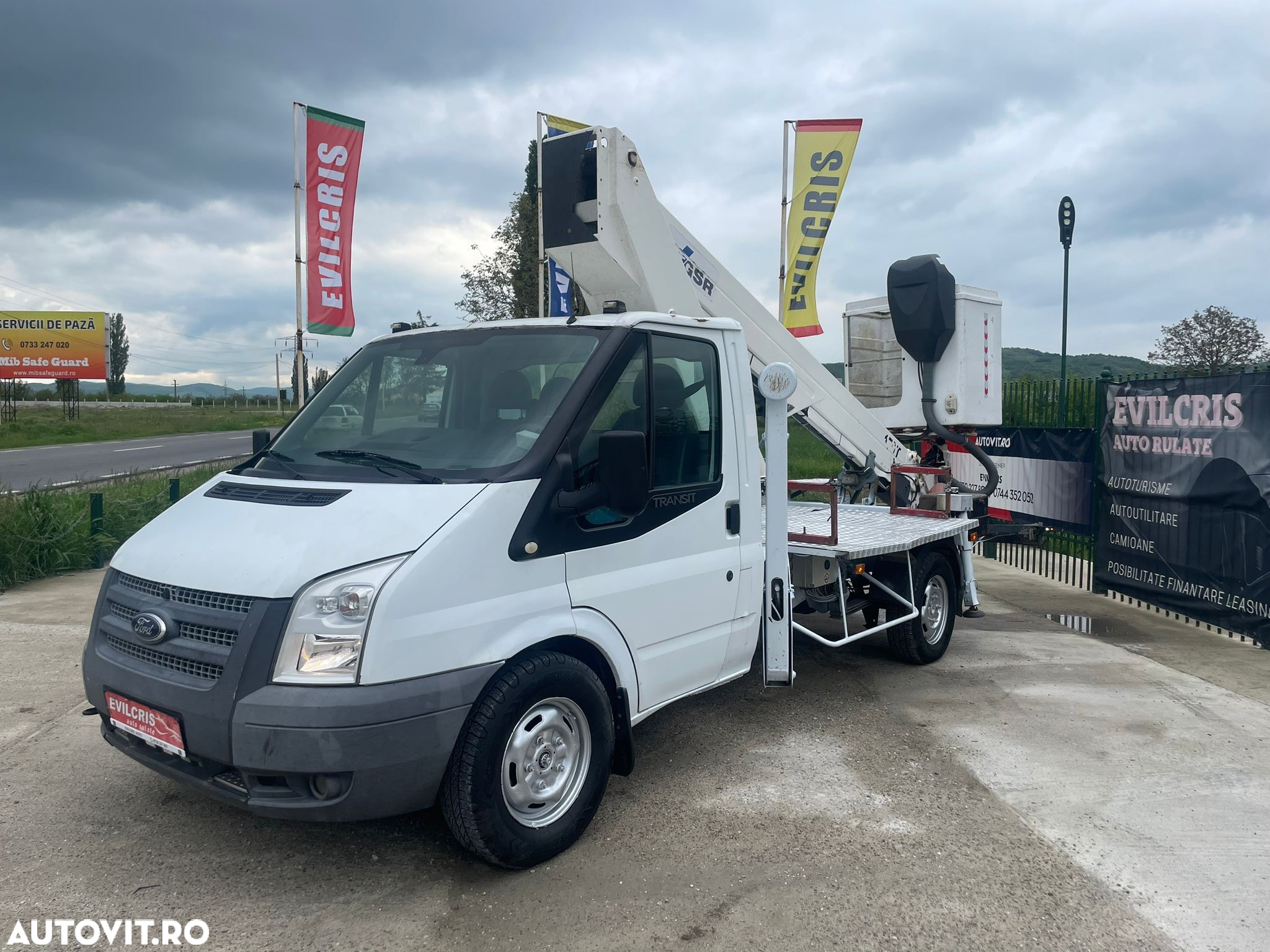 Ford Transit NACELA 4x4 18 M - 32