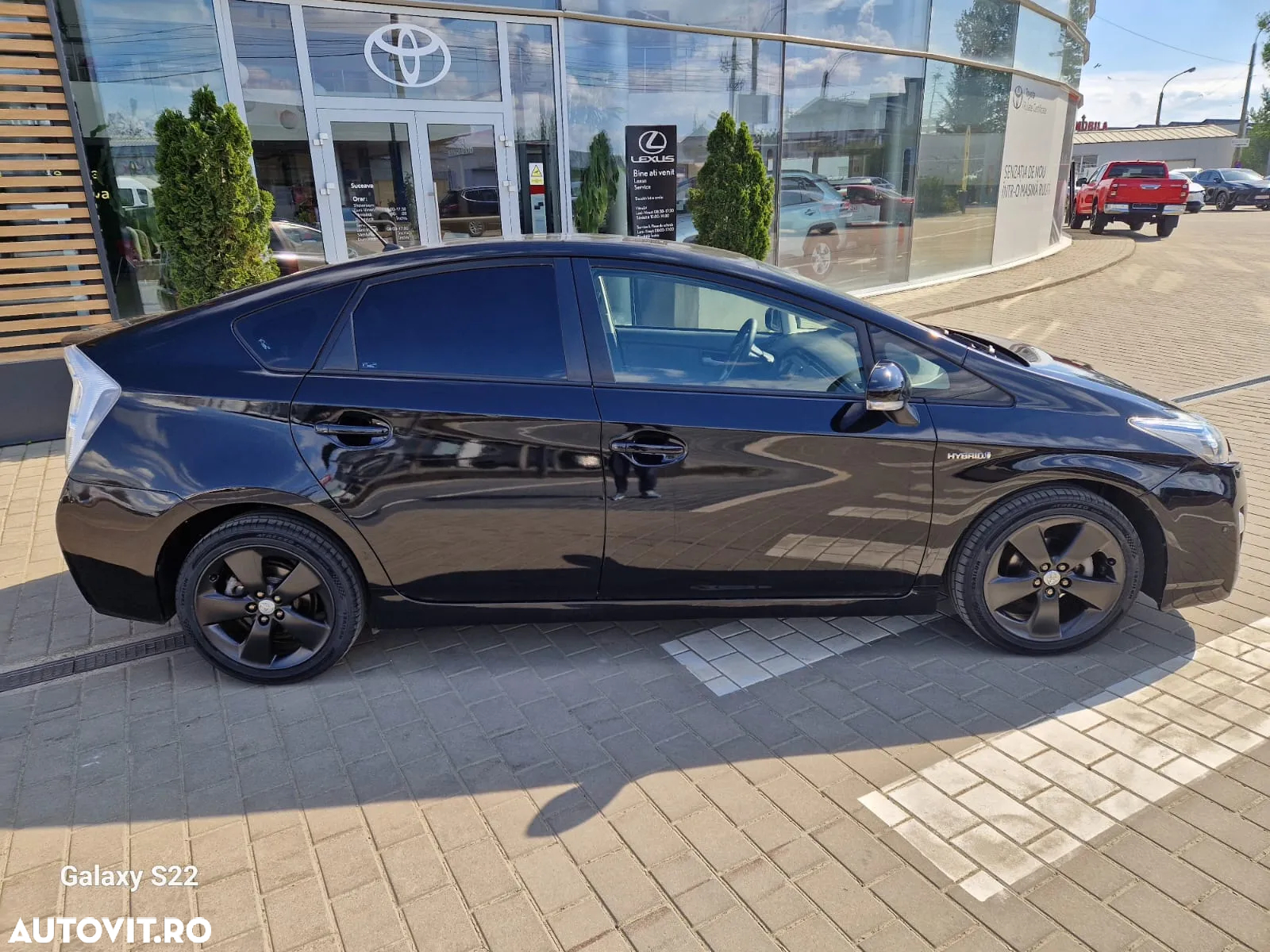 Toyota Prius - 4