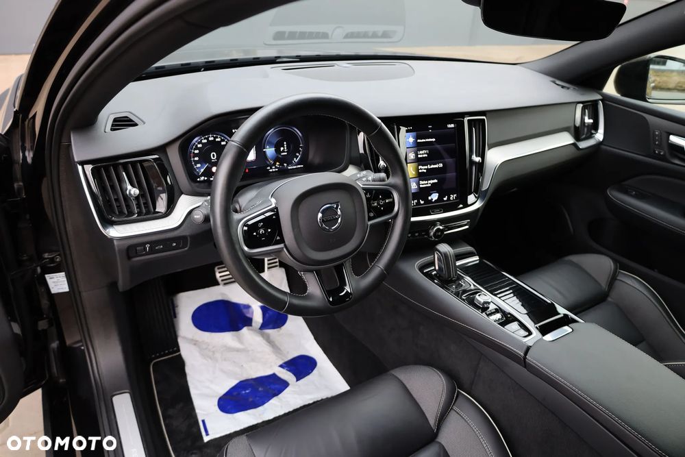 Volvo V60 T6 AWD Recharge Geartronic RDesign - 18