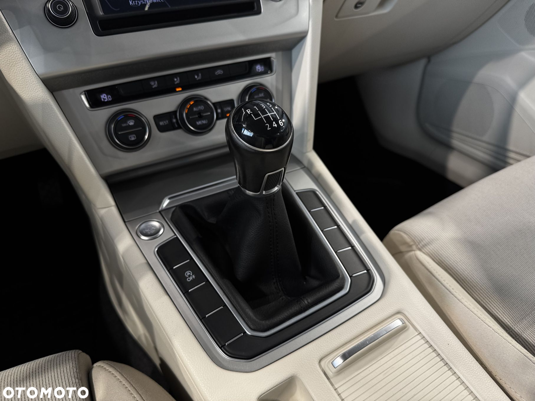 Volkswagen Passat - 26