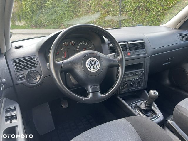Volkswagen Golf - 23