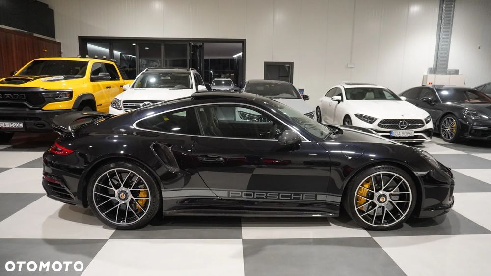 Porsche 911 Turbo S - 15