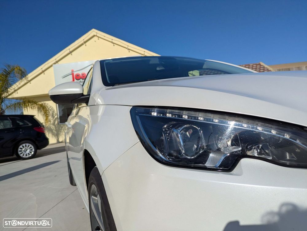 Peugeot 308 1.6 BlueHDi Allure J17 - 4