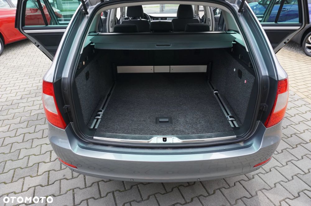 Skoda Superb 2.0 TDI DSG FAMILY - 37