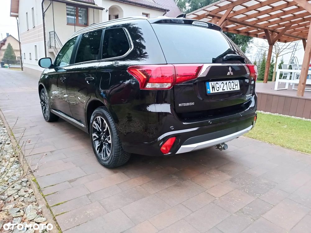 Mitsubishi Outlander - 10