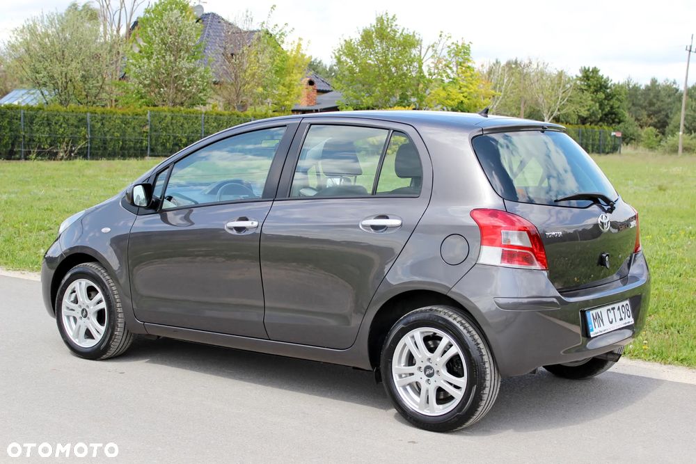 Toyota Yaris 1.33 VVT-i Executive - 8