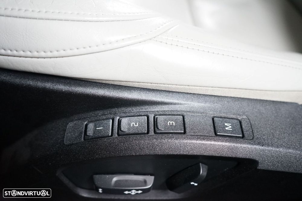 Volvo V40 1.6 D2 Summum - 21