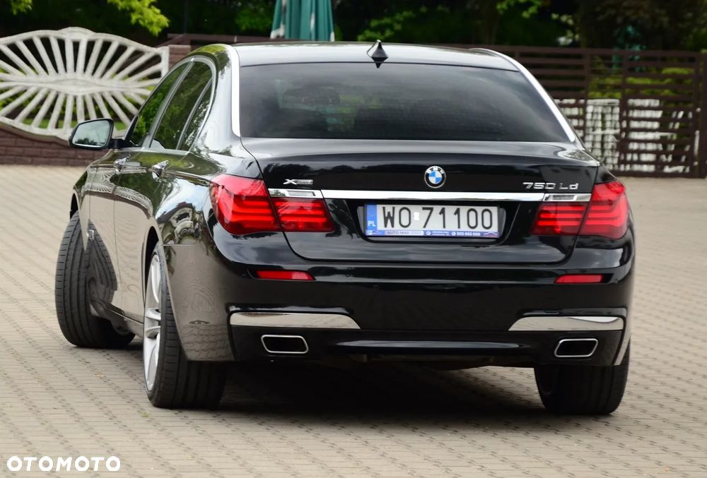 BMW Seria 7 750Ld xDrive - 14