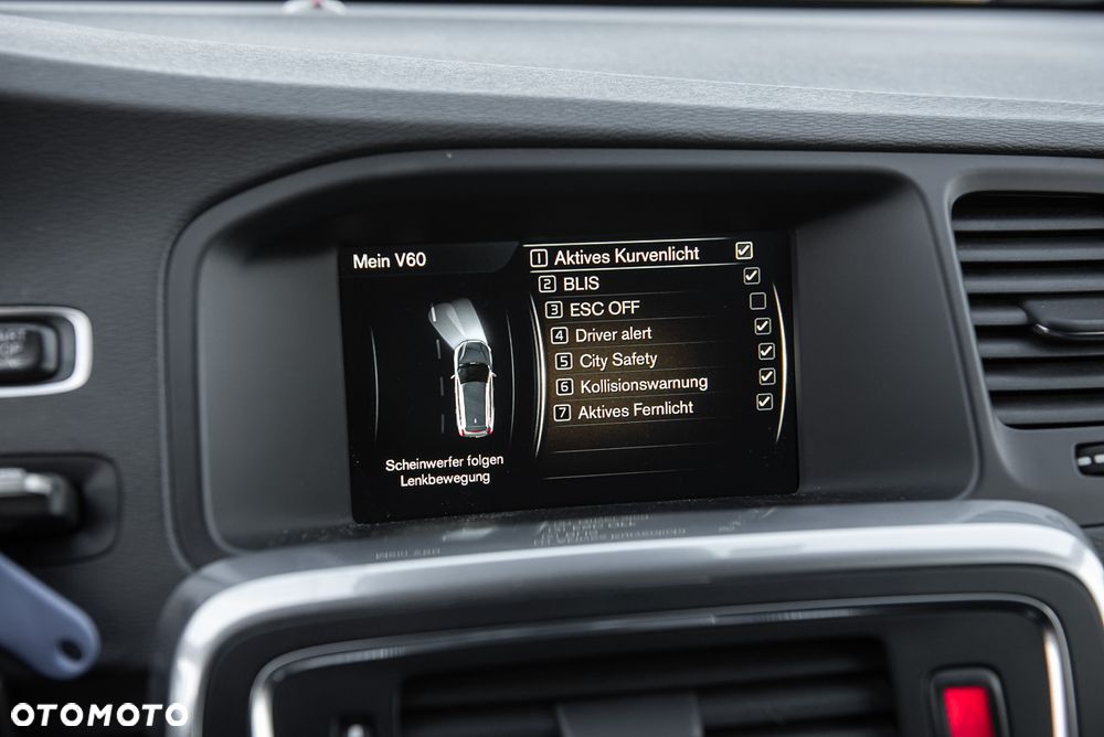Volvo V60 Cross Country - 24