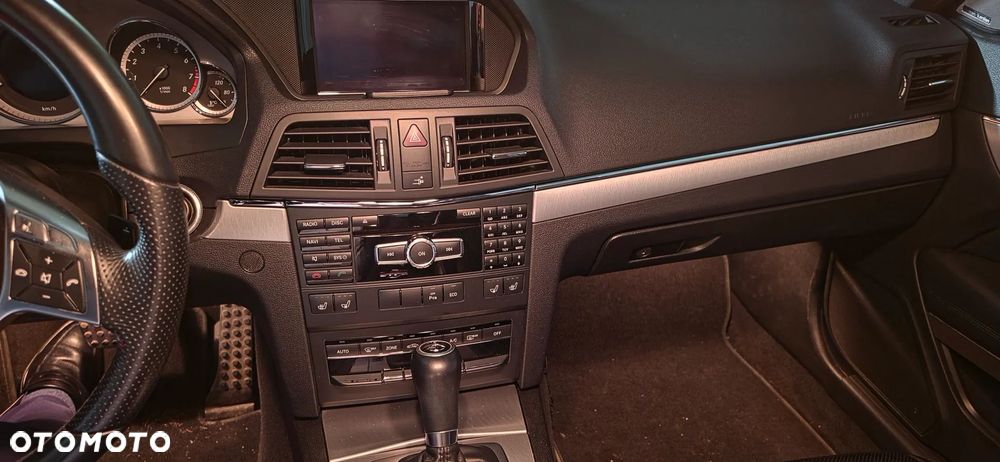 Mercedes-Benz Klasa E - 8