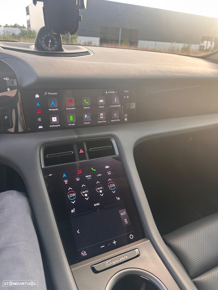 Porsche Taycan Sport Turismo Standard - 18