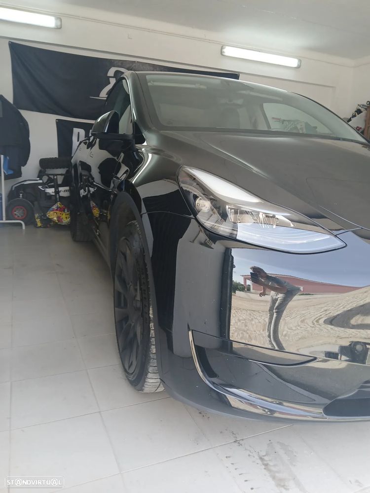 Tesla Model Y Standard RWD - 5