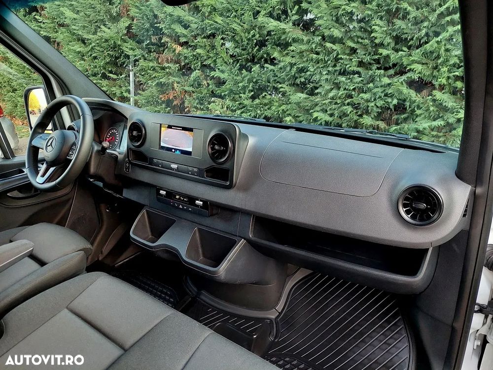 Mercedes-Benz Sprinter - 9