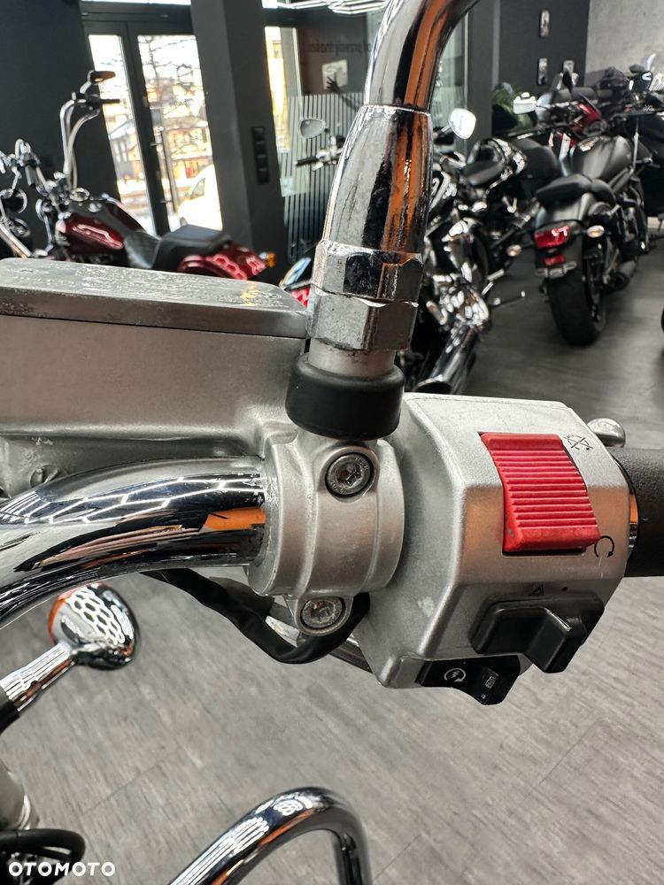 Suzuki Intruder - 26