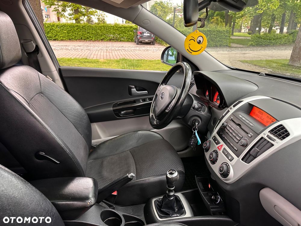Kia Ceed 1.6 CVVT LX - 27
