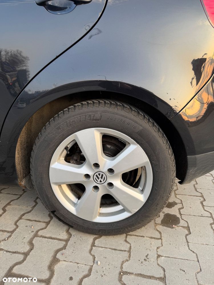 Volkswagen Golf 1.6 FSI Trendline - 25