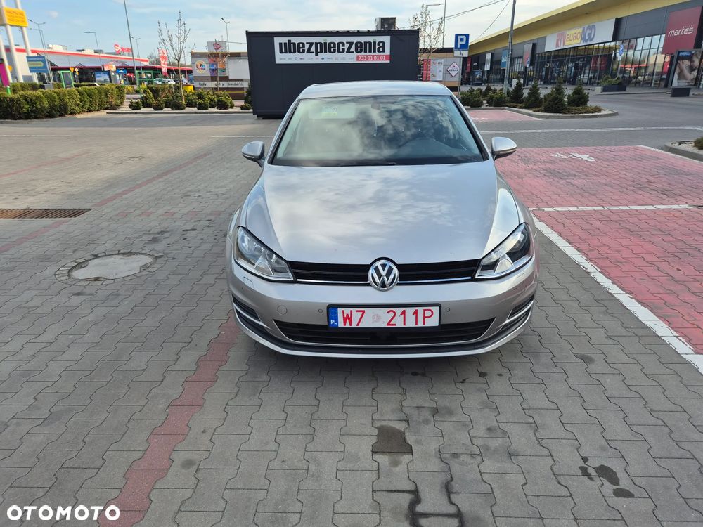 Volkswagen Golf - 1