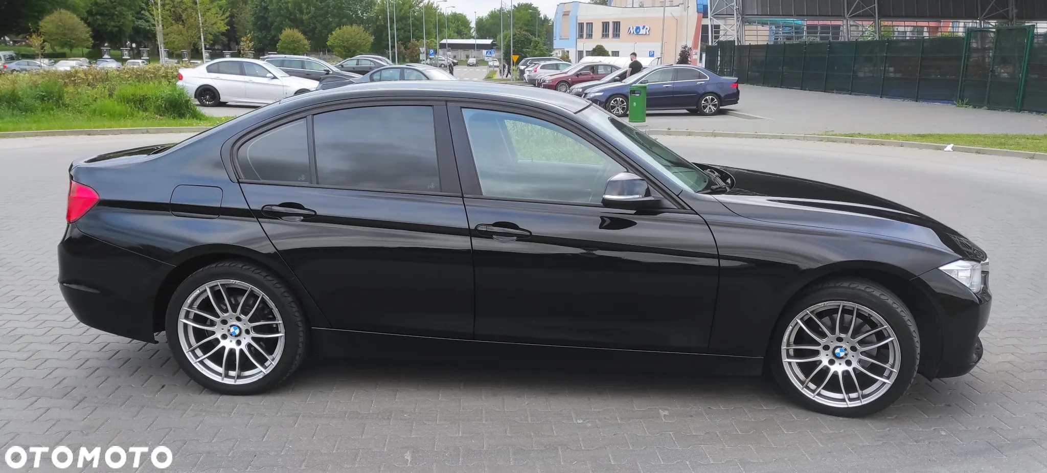 BMW Seria 3 318d - 14