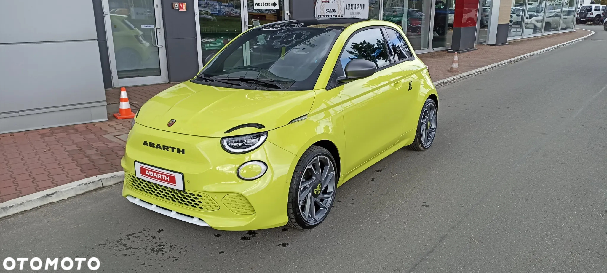 Abarth 500e - 6