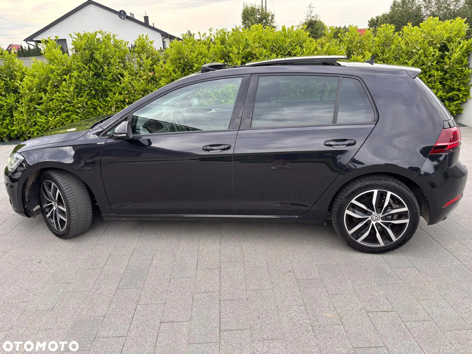 Volkswagen Golf 2.0 BlueTDI DSG Comfortline - 3