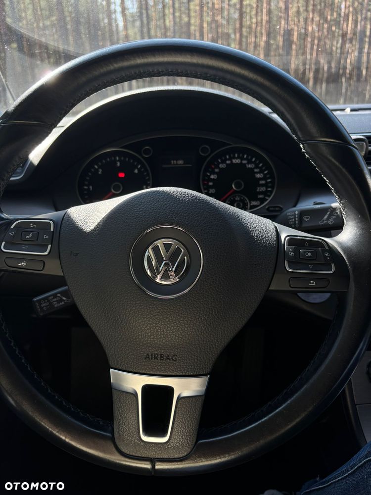 Volkswagen Passat 2.0 TDI BlueMotion Technology Highline - 25