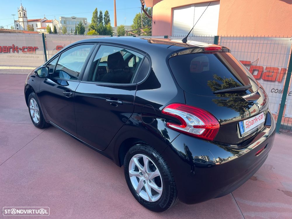 Peugeot 208 1.2 VTi Active - 4