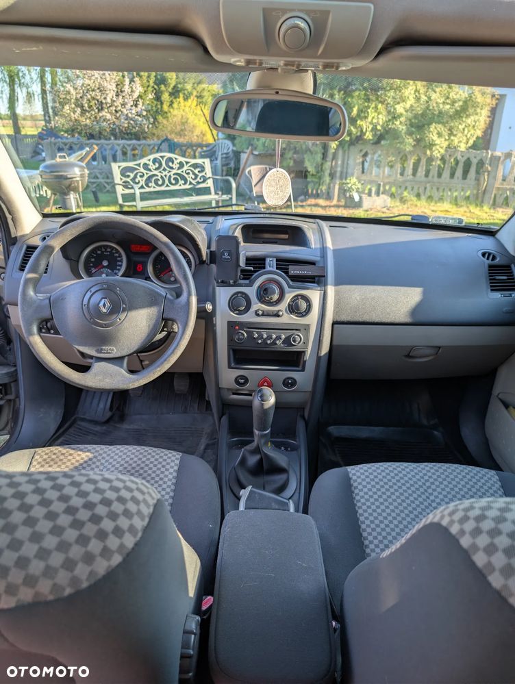 Renault Megane 1.6 Authentique - 5