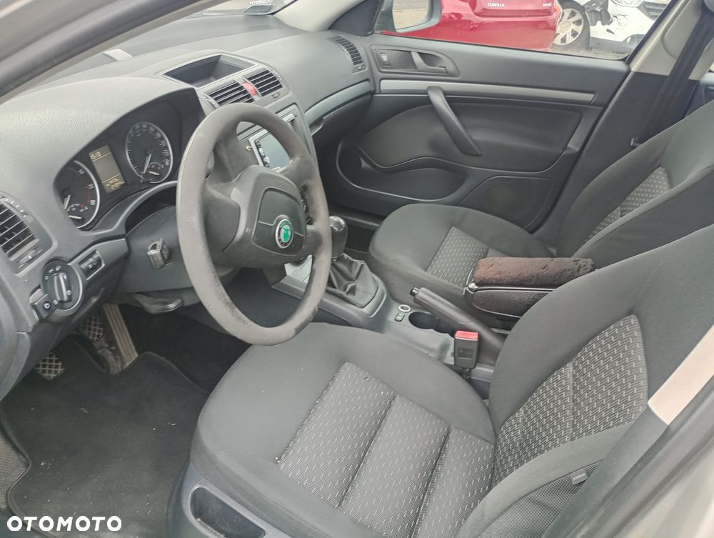 Skoda Octavia 1.6 Active - 6
