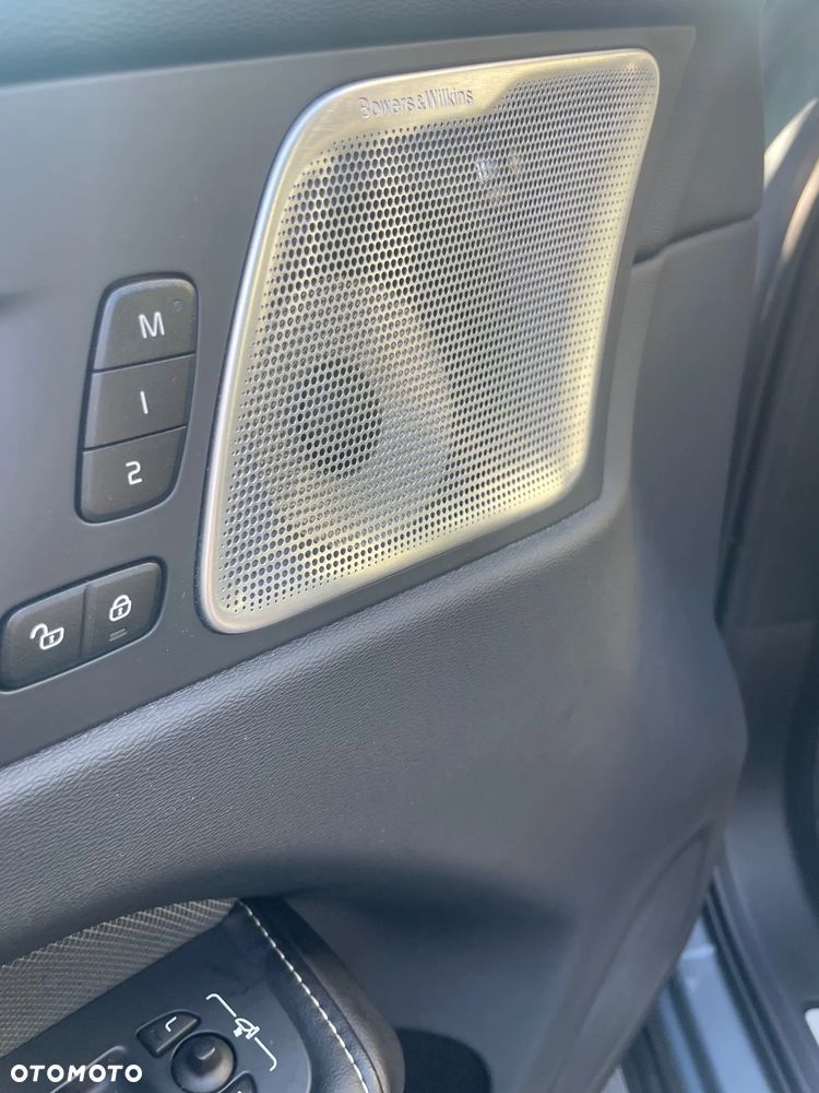 Volvo XC 60 T8 AWD Recharge Plus Dark - 19