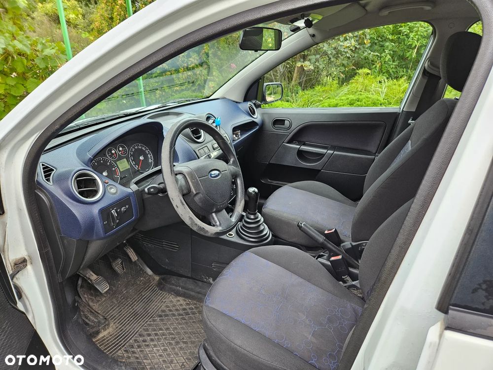 Ford Fiesta 1.25 Ambiente - 9