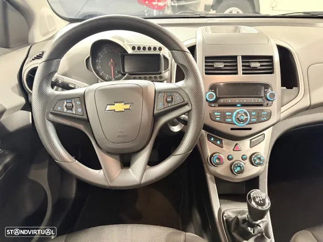 Chevrolet Aveo 1.2 LS - 38