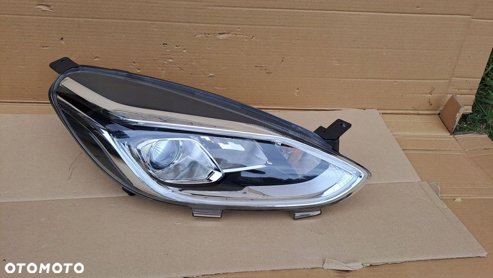 FORD FIESTA MK8 PRAWA LAMPA SOCZEWKA PRZEDNIA h1bb13w029ce UŻYWANA - 1