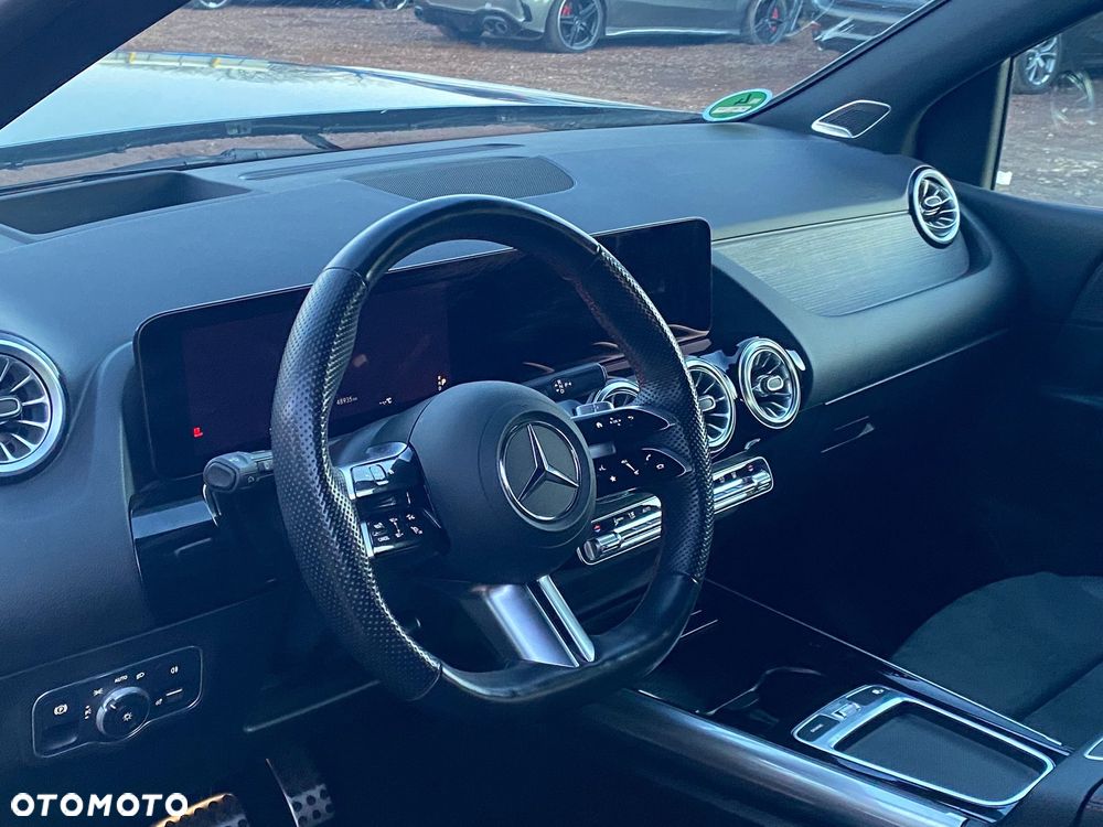 Mercedes-Benz Klasa B 220 4-Matic AMG Line 7G-DCT - 15
