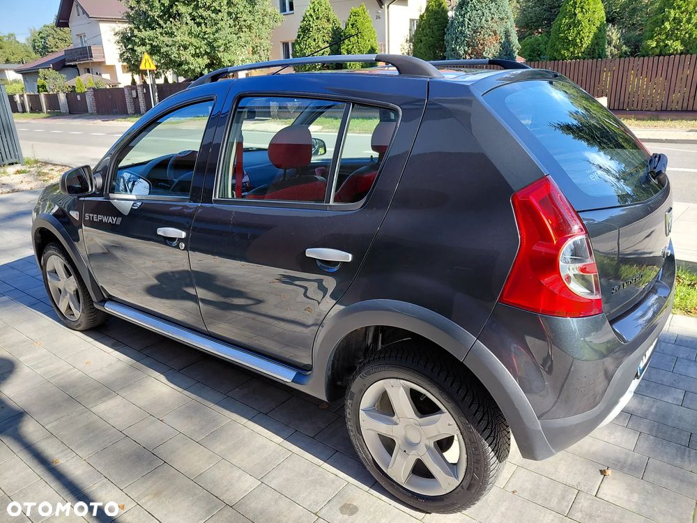 Dacia Sandero Stepway 1.6 - 4