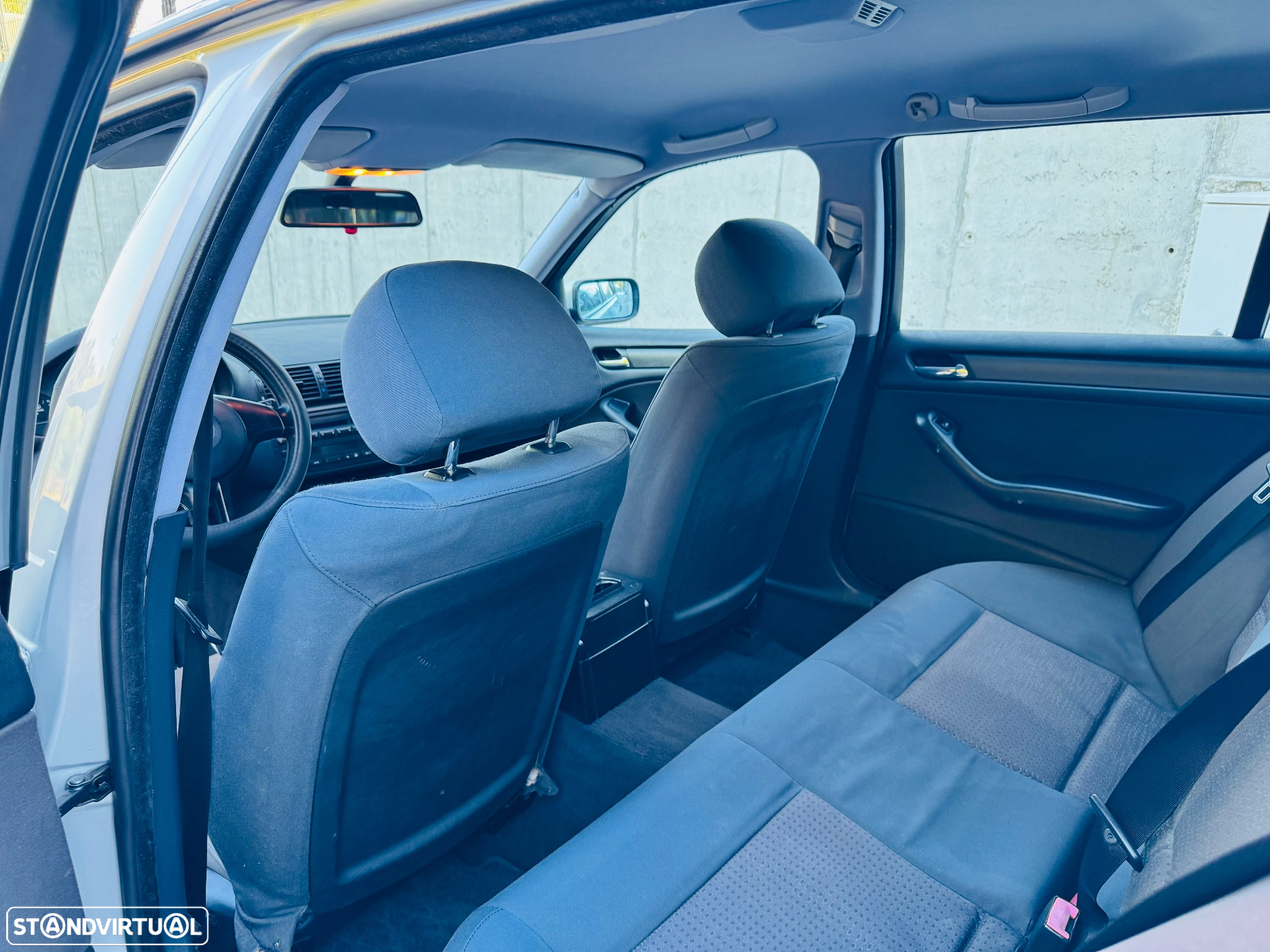 BMW 318 i Touring - 6