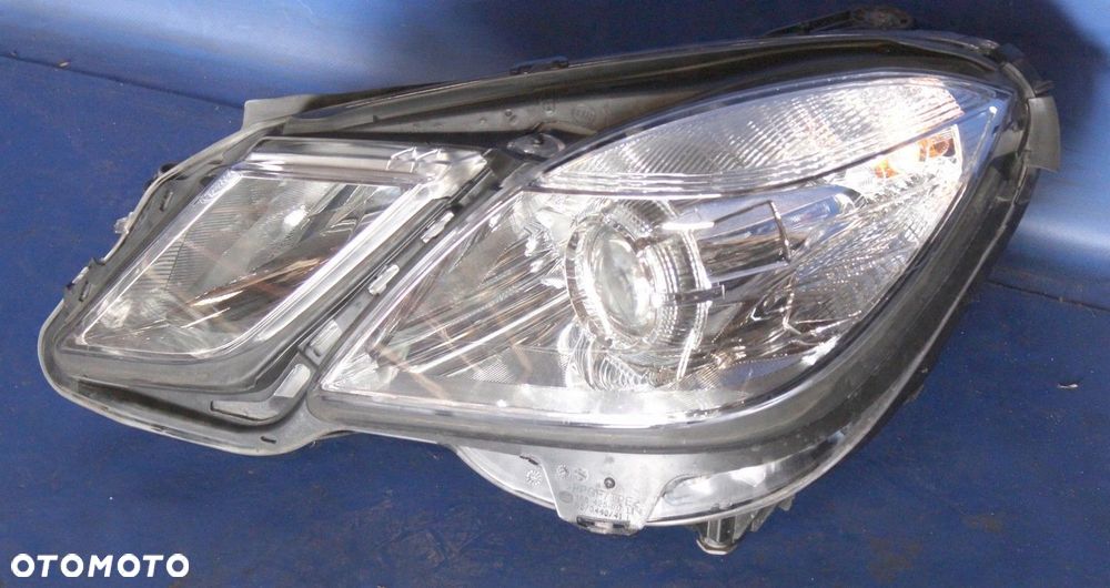LAMPA REFLEKTOR LEWY MERCEDES W212 A2128208361 - 2