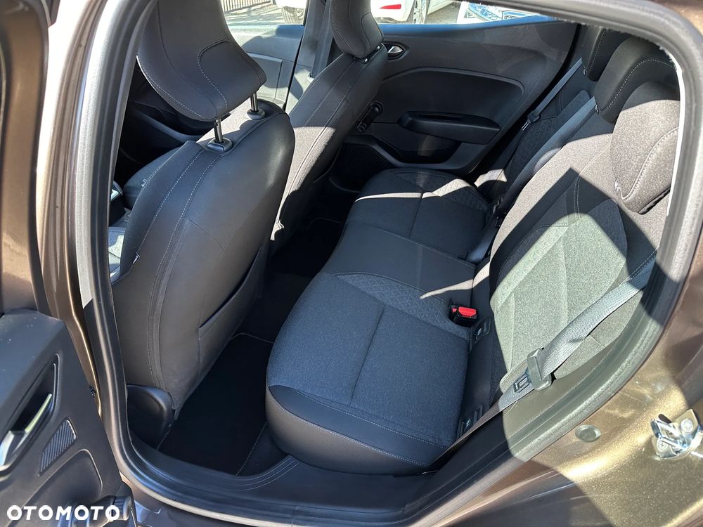 Renault Clio - 22