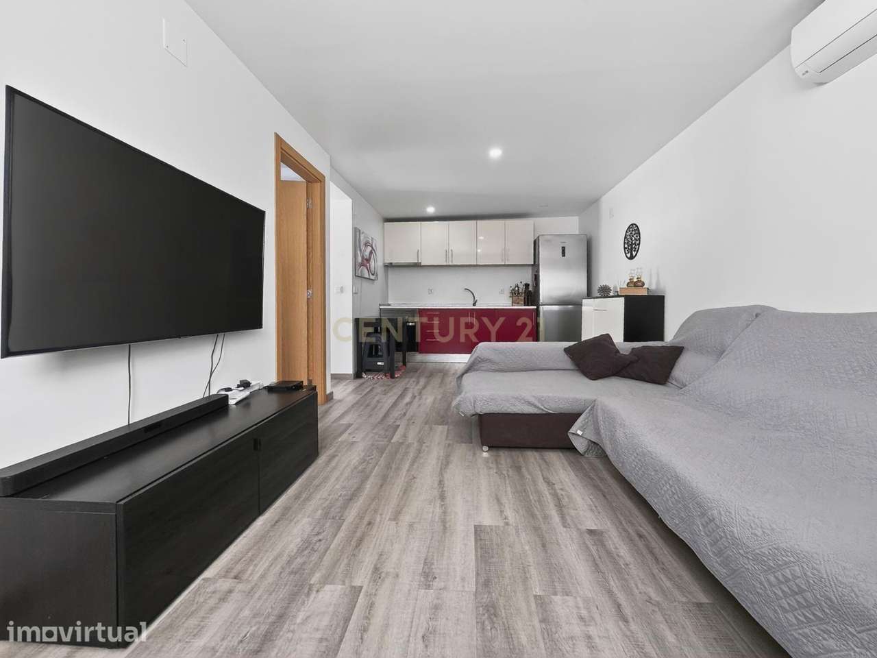 Moradia T2 com Jardim Relvado e Piscina - Fernão Ferro, Seixal - Grande imagem: 3/23