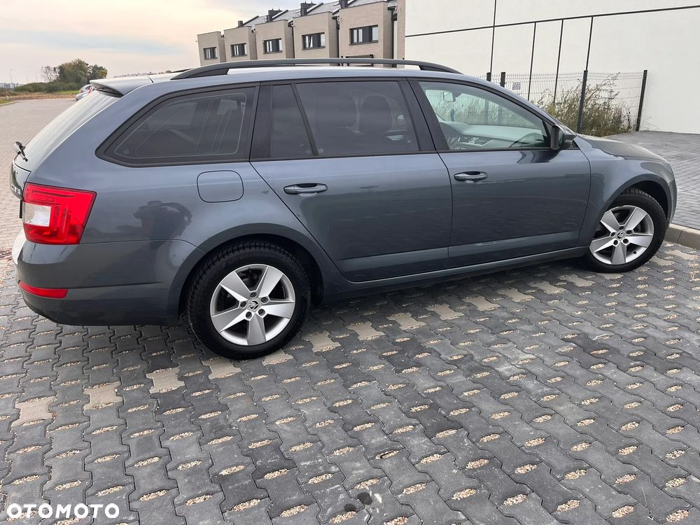 Skoda Octavia 2.0 TDI Ambition DSG - 8