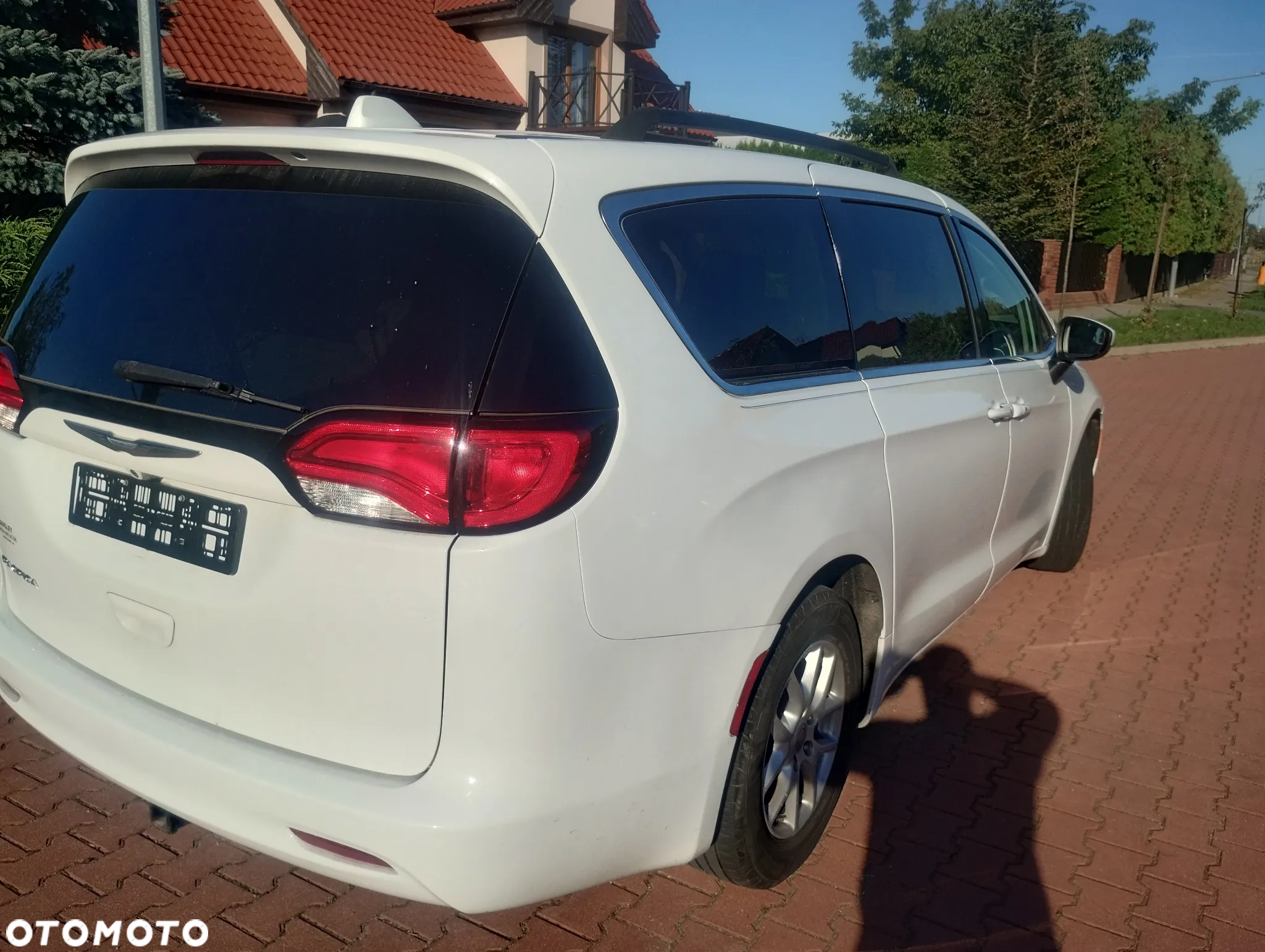 Chrysler Pacifica - 4