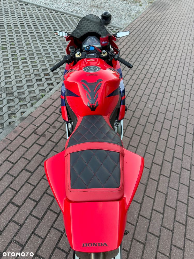 Honda CBR - 7